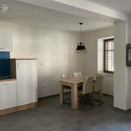 Old Square House- Hisa Na Starem Trgu, Apartma Dream